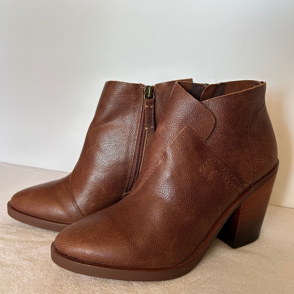 Brown ankle boot - perfect for fall!